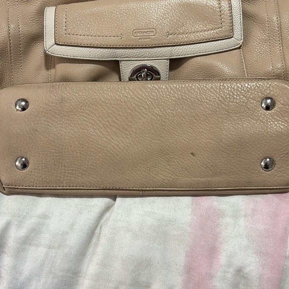 Beautiful and authentic Coach purse - Picture 8 of 9